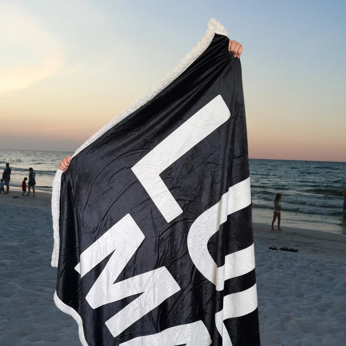 Lulu Mac Blanket Black