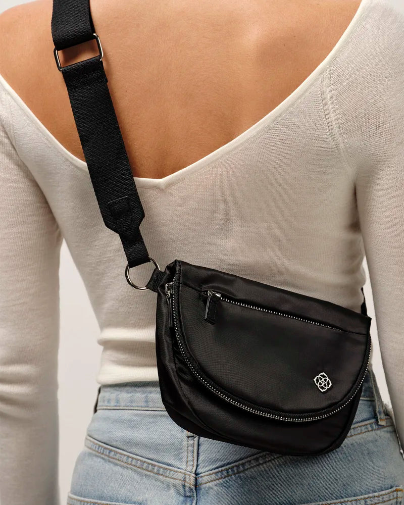 KENDRA SCOTT Small Crossbody in Black