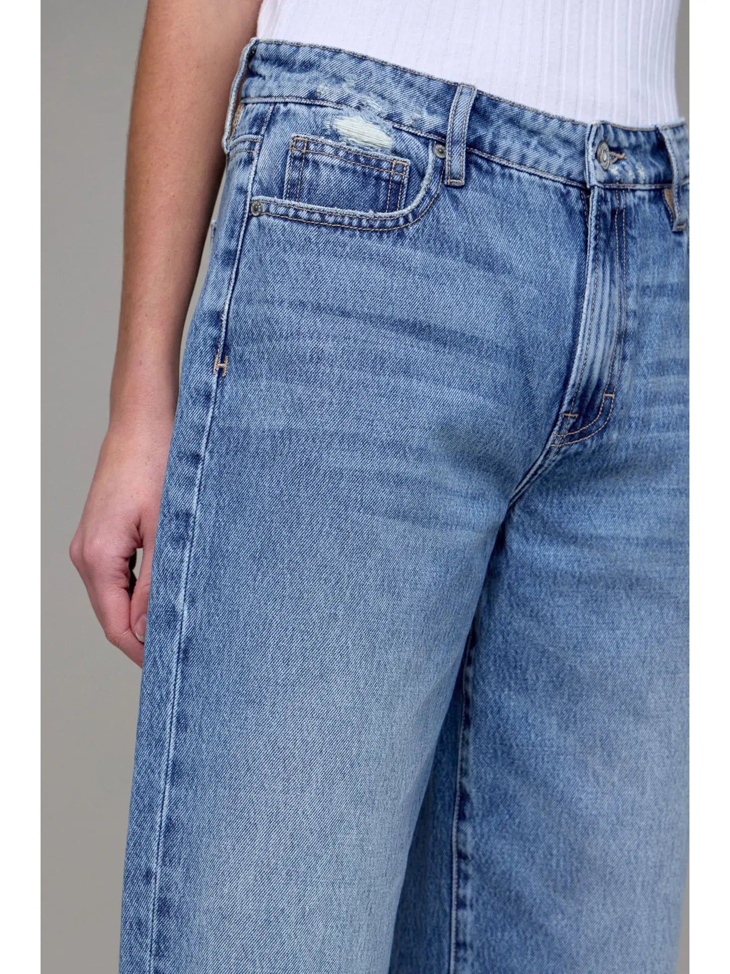 Hidden Jeans Medium Wash Classic Relaxed Dad Jean