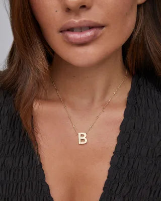 KENDRA SCOTT Letter B Pendant Necklace in Gold