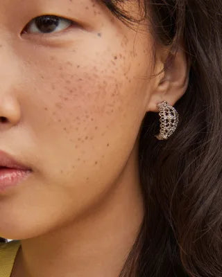 KENDRA SCOTT Krista Lace Silver Huggie Earrings