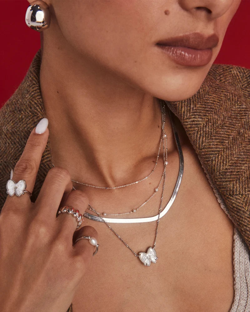 KENDRA SCOTT Haley Bow Silver Short Pendant Necklace