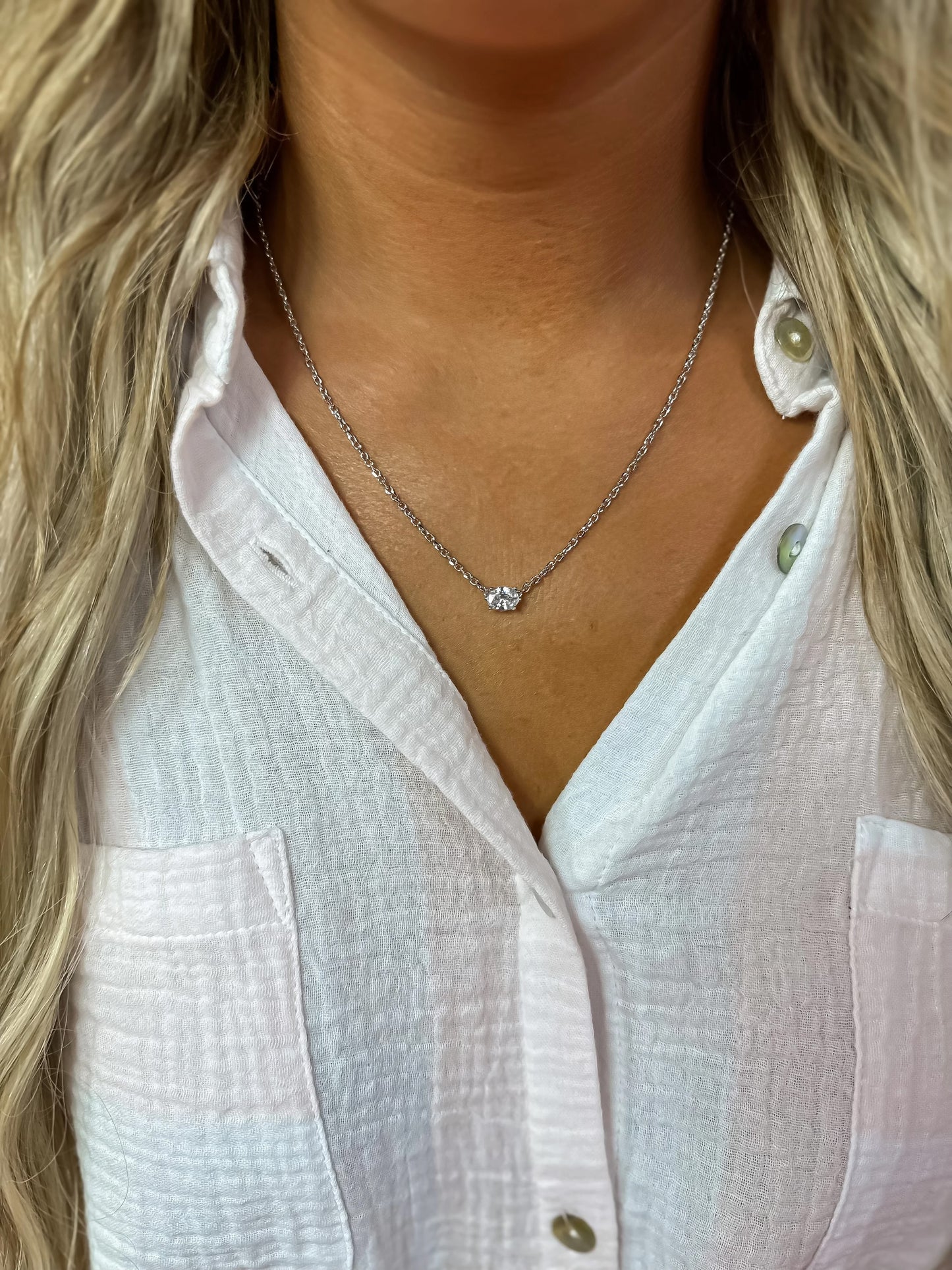 KENDRA SCOTT Cailin Silver Pendant Necklace in White Crystal