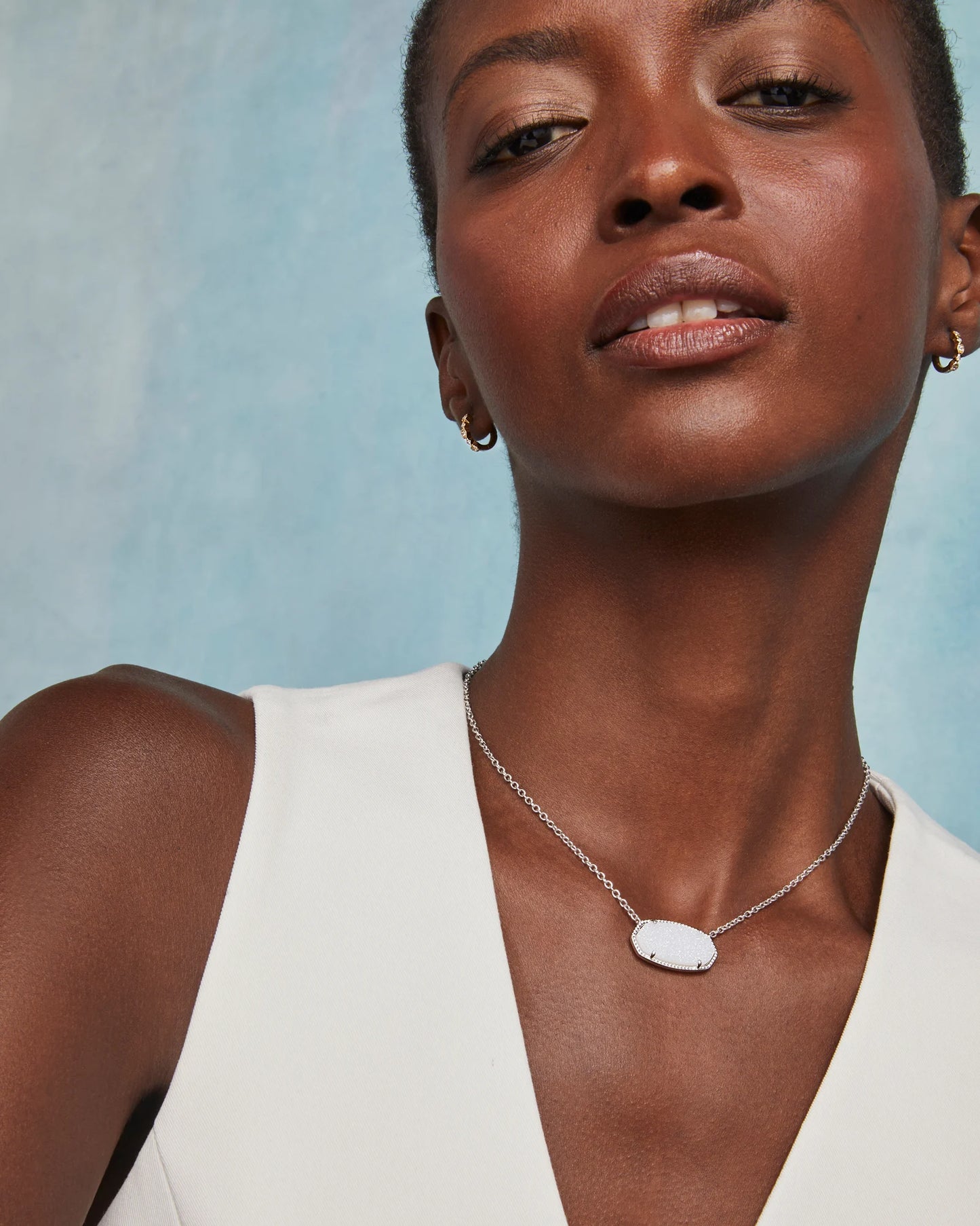 KENDRA SCOTT Elisa Silver Statement Short Pendant Necklace