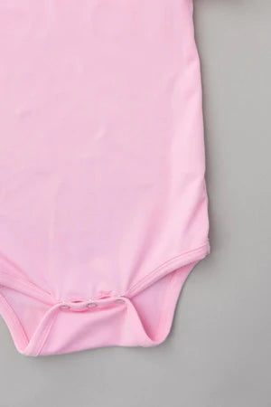 BUBBLEGUM PINK S/S FLUTTER BODYSUIT