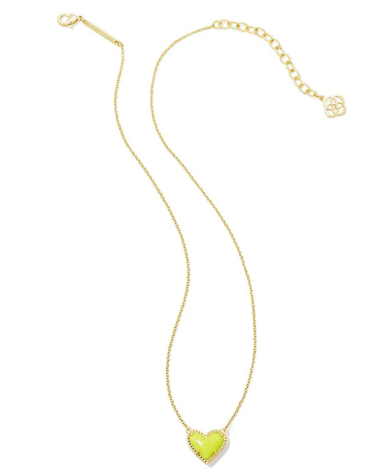 KENDRA SCOTT Ari Heart Gold Short Pendant Necklace in Chartreuse! ( Bestseller )