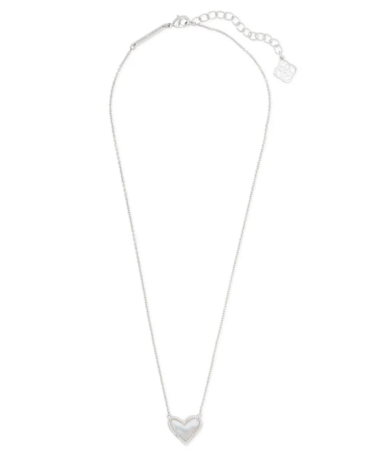 KENDRA SCOTT Ari Heart Silver Pendant Necklace in Ivory Mother-of-Pearl