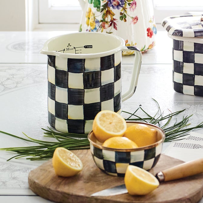 Courtly Check 7 Cup Measuring Cup